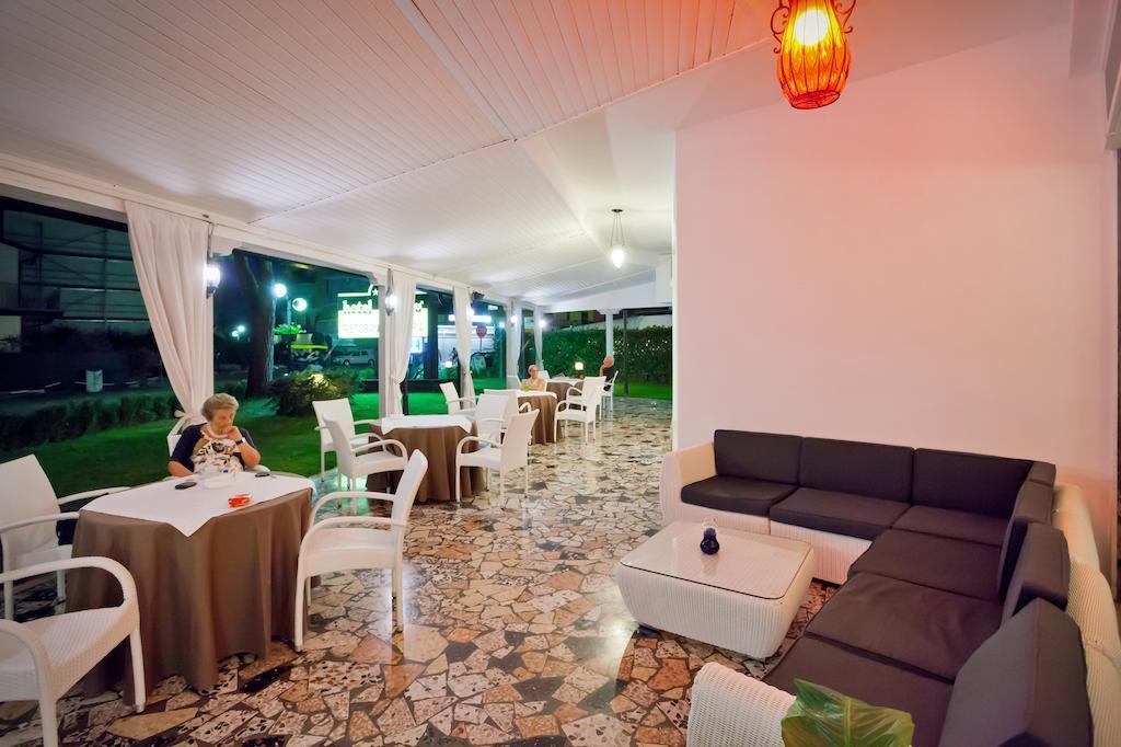 Hotel Marilu Eraclea Mare Exterior photo