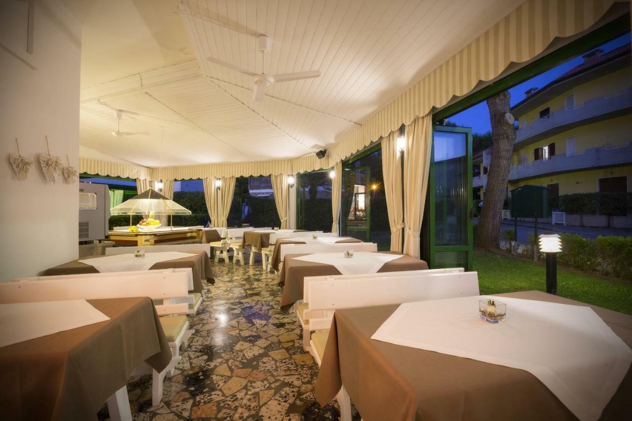 Hotel Marilu Eraclea Mare Exterior photo