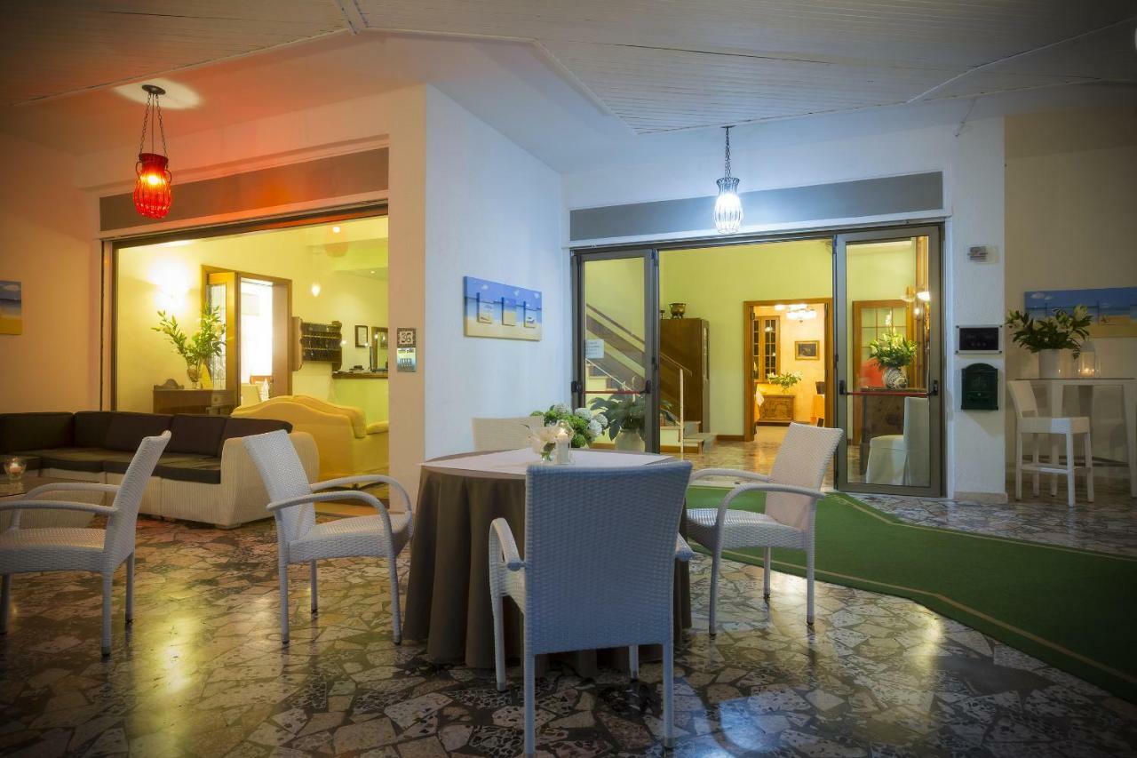 Hotel Marilu Eraclea Mare Exterior photo