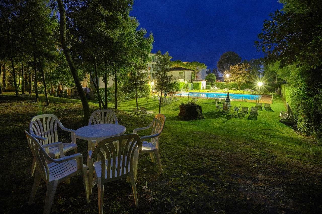 Hotel Marilu Eraclea Mare Exterior photo