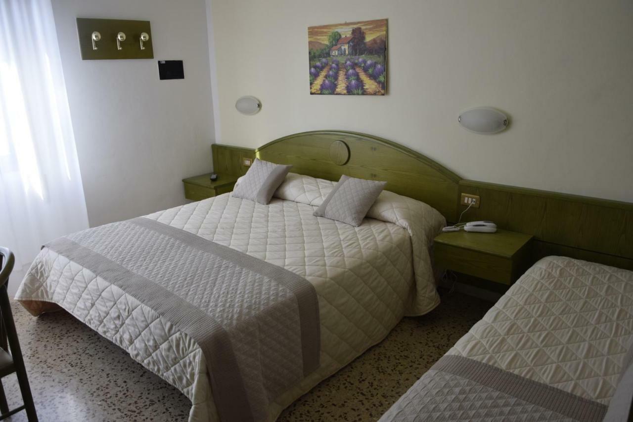 Hotel Marilu Eraclea Mare Exterior photo