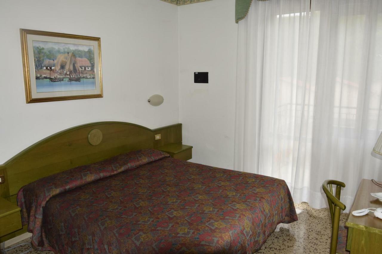 Hotel Marilu Eraclea Mare Exterior photo